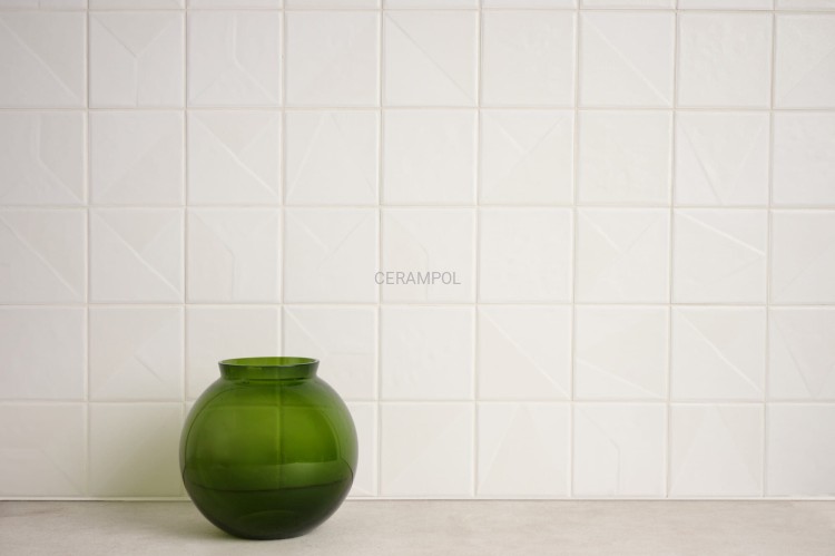 VALENOVA-WHITE-LT-12x12_DET3_SZ1.jpg