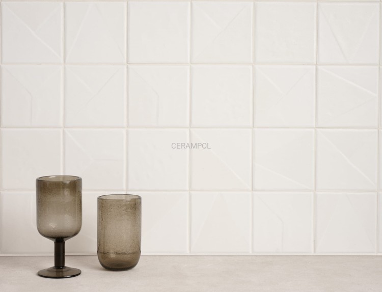 VALENOVA-WHITE-LT-12x12_DET1_SZ1.jpg